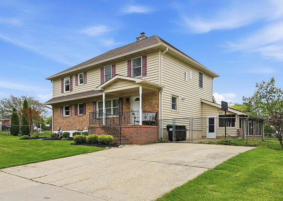 1st image of 2704 Chinchilla Dr
