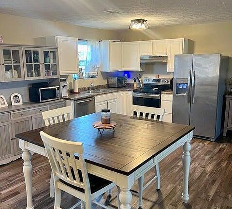 2nd image of 215 Maggie Way