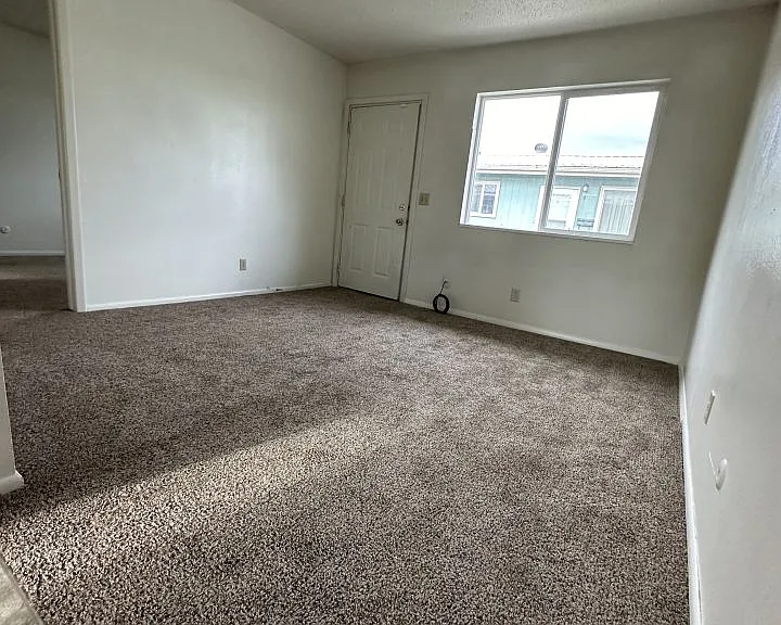 2020 Alderson Ave #4 — Photo 2
