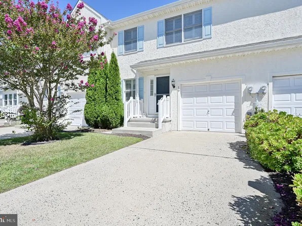 19 Horizon Ln, Brigantine, NJ 08203
