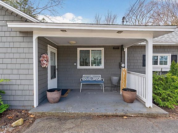 4th image of 2460 Troy-Schenectady Road