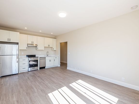 5th image of 4231 Montgomery St #301