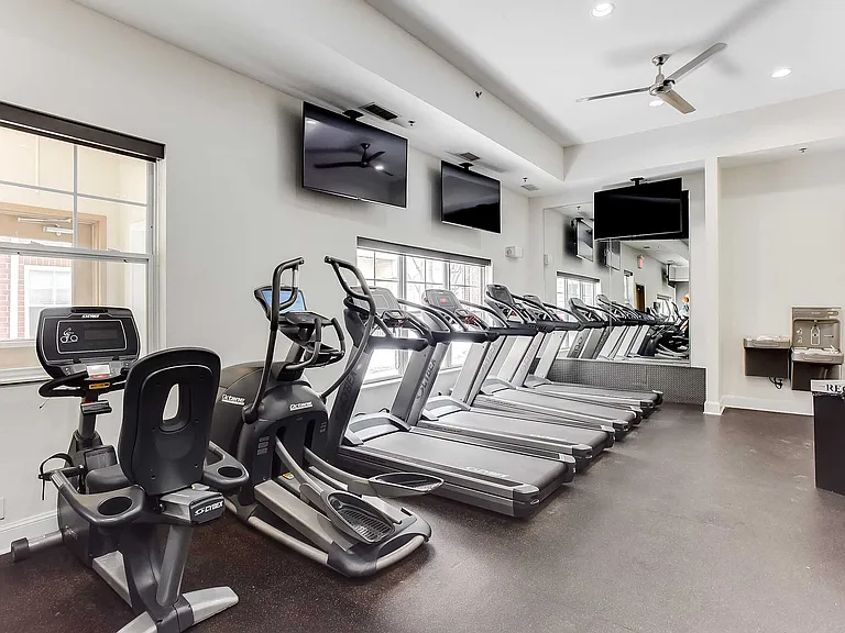 308_University Commons_Interior_Fitness Center_05_web