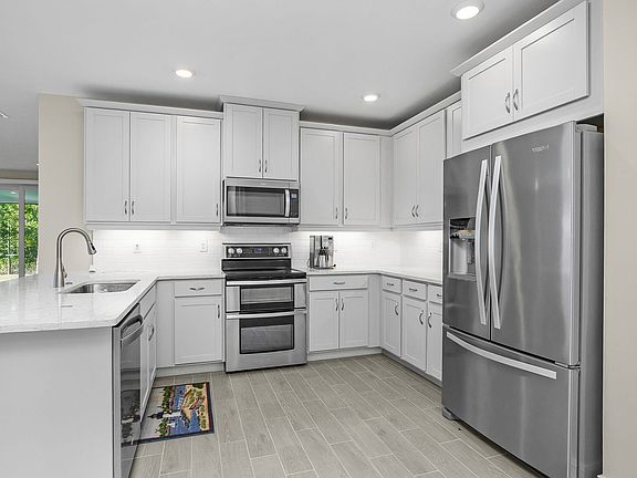 5th image of 21924 Milan Villas Ln