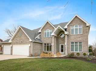 23001 Sun River Dr, Frankfort, IL 60423