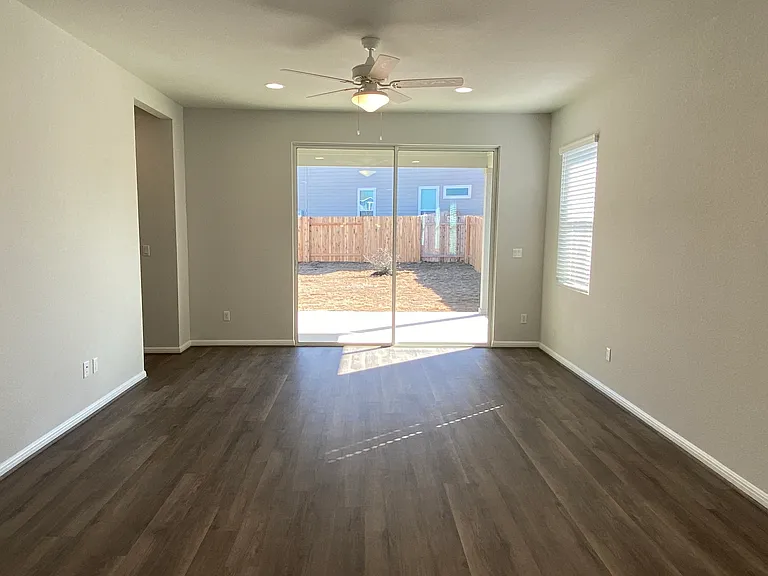384 Gaida Loop — Photo 6