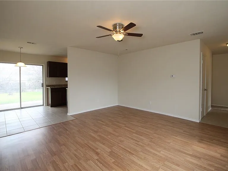533 Ruidoso Dr — Photo 5