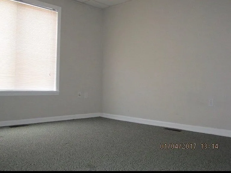 442 Larch St — Photo 8