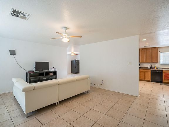 3rd image of 8239 W Amelia Ave