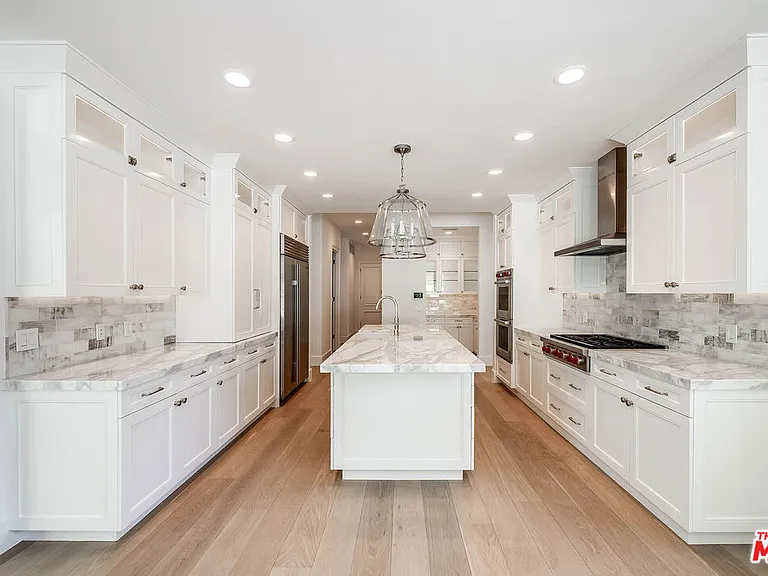 1348 Marinette Rd — Photo 15