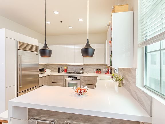 5th image of 5300 Playa Vista Dr APT 15