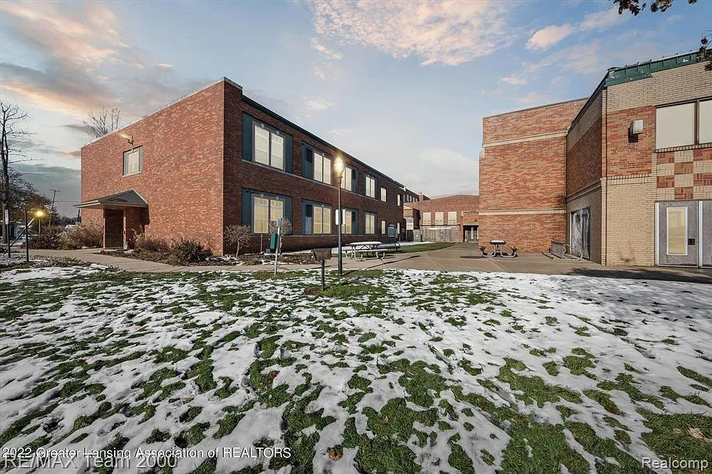 2 bed, 1.0 bath, 800 sqft, $1,150 — Photo 1