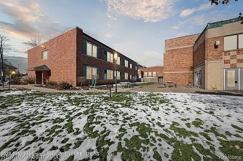 335 Horatio St Photo 1