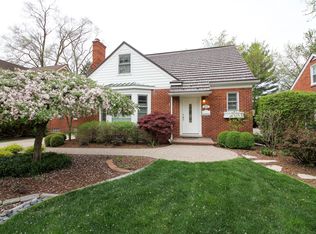 26025 Berkley Ave, Huntington Woods, MI
