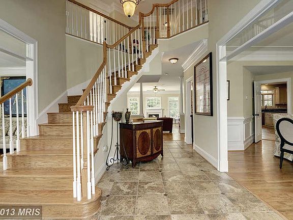 3rd image of 4636 Village Dr