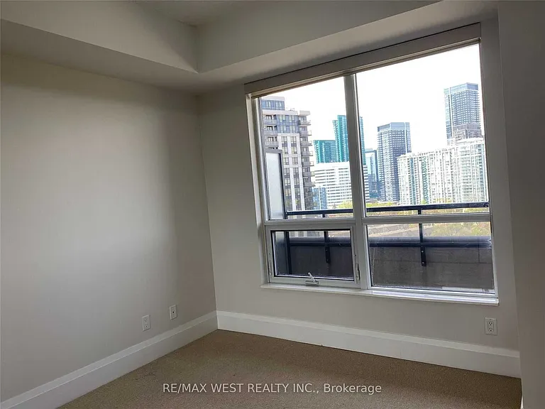 100 Harrison Garden Blvd #1318 — Photo 6