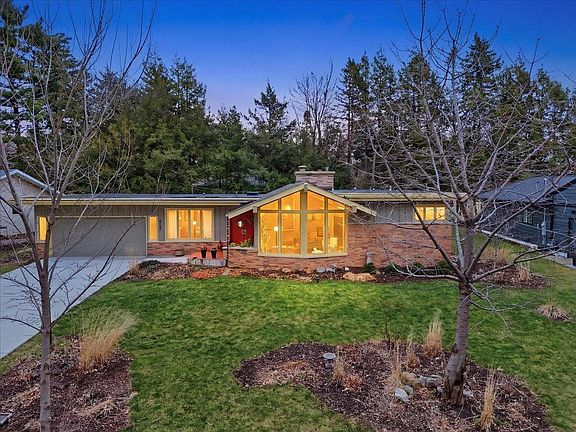 2nd image of 729 Dearholt Road