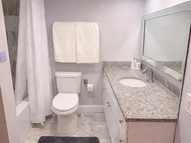 605 Oaks Dr #304 — Photo 13
