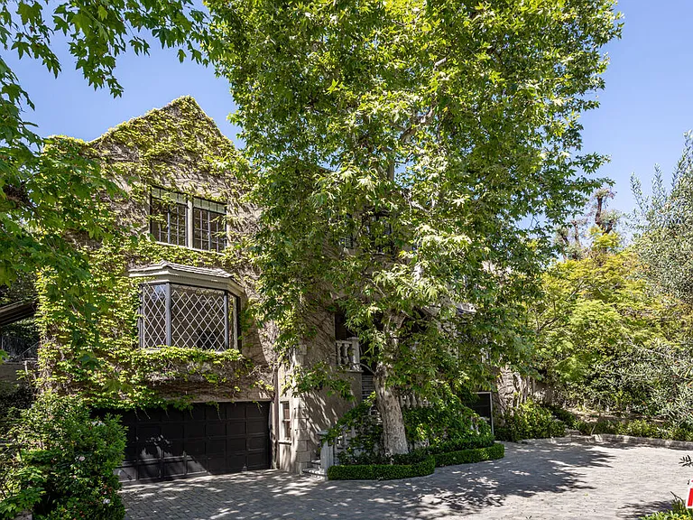 353 N Gunston Dr — Photo 34