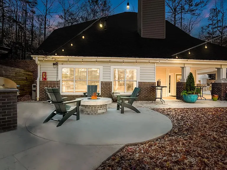 Outdoor Lounge with Fire Pit