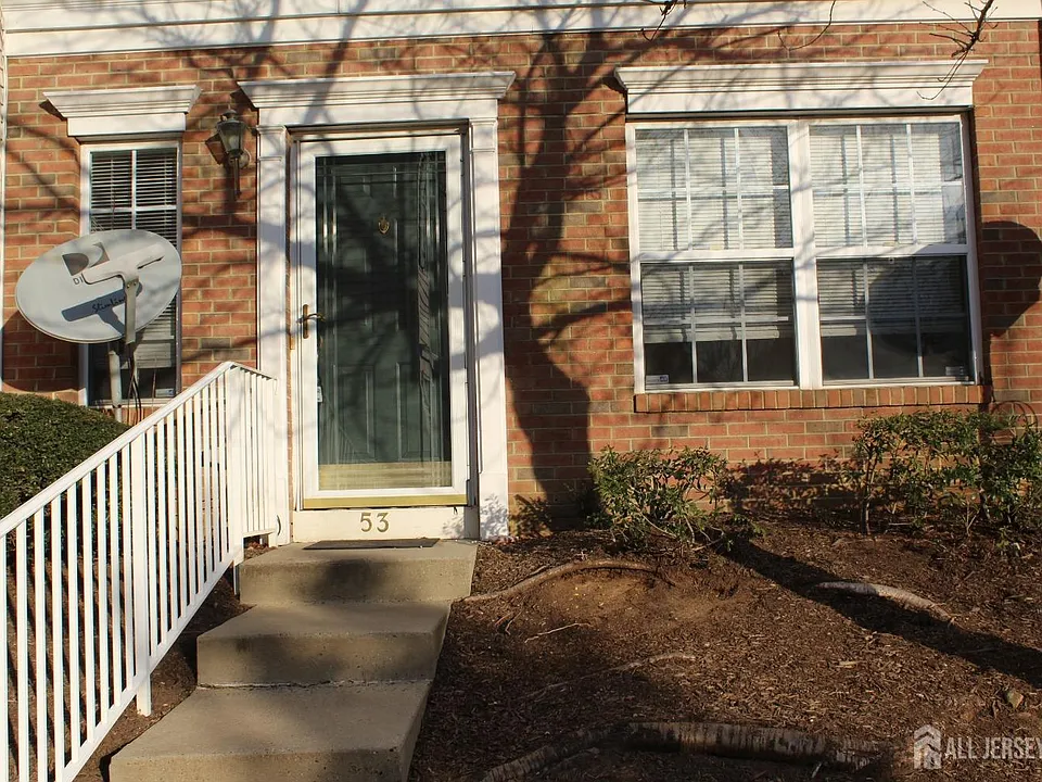 53 Giera Ct