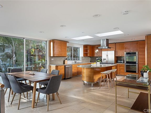 5th image of 865 Balboa Ave