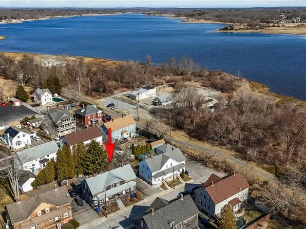 14 Park St #16, Warren, RI 02885