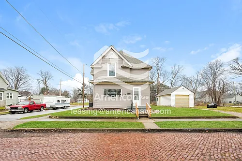140 Studebaker St Photo 1