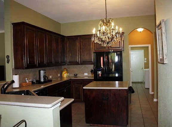 4th image of 2516 Solano Dr