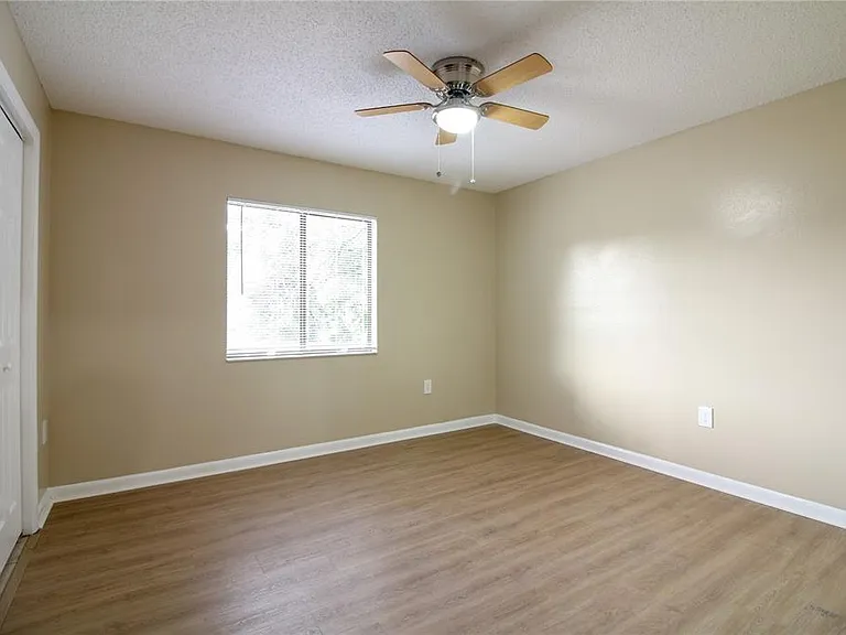 1545 King Ave — Photo 10