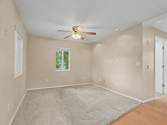 3rd image of 412 E Main St
