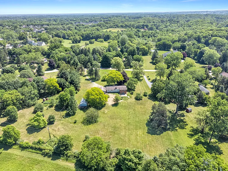 20325 Westview Dr — Photo 55