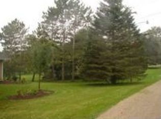 1303 Oakdale Pl, Freeport, IL 61032