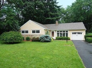 93 Forest Rd, Glen Rock, NJ 07452