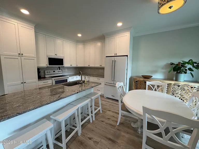 107 Star Lake Cir #D — Photo 5