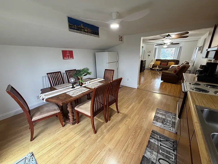 141 N Milton St — Photo 7