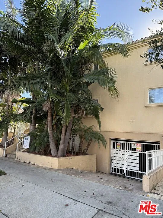 1717 Armacost Ave — Photo 2