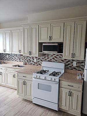 5th image of 418 45th St APT 3