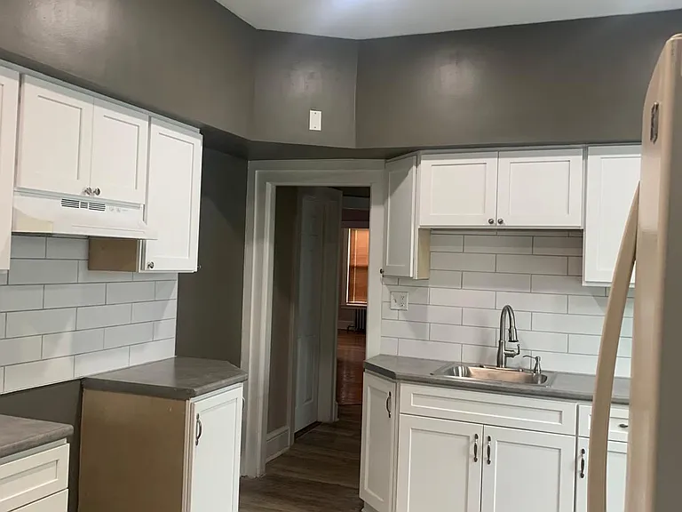 167 Russ St #1 — Photo 11