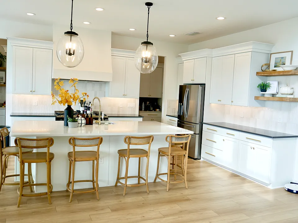 15042 Sunstar Way