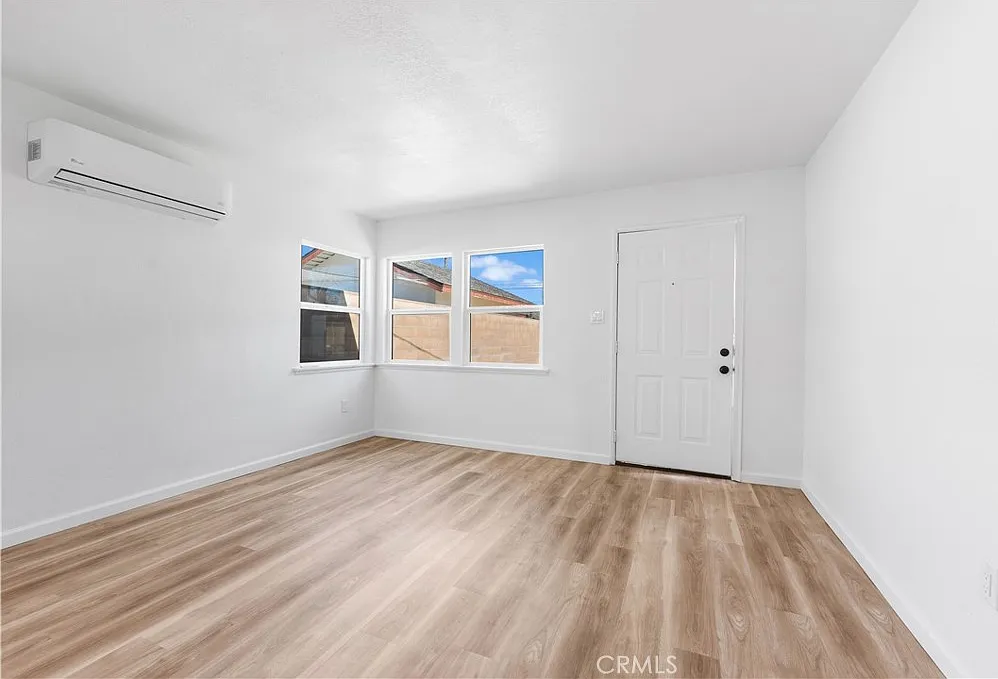2 bed, 650 sqft, $2,099 — Photo 4