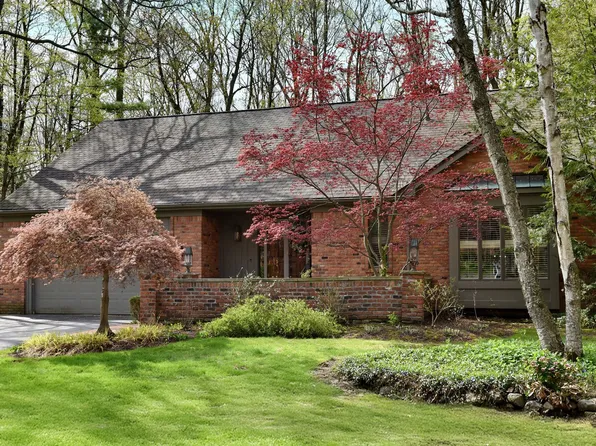32872 Outland Trl, Bingham Farms, MI 48025