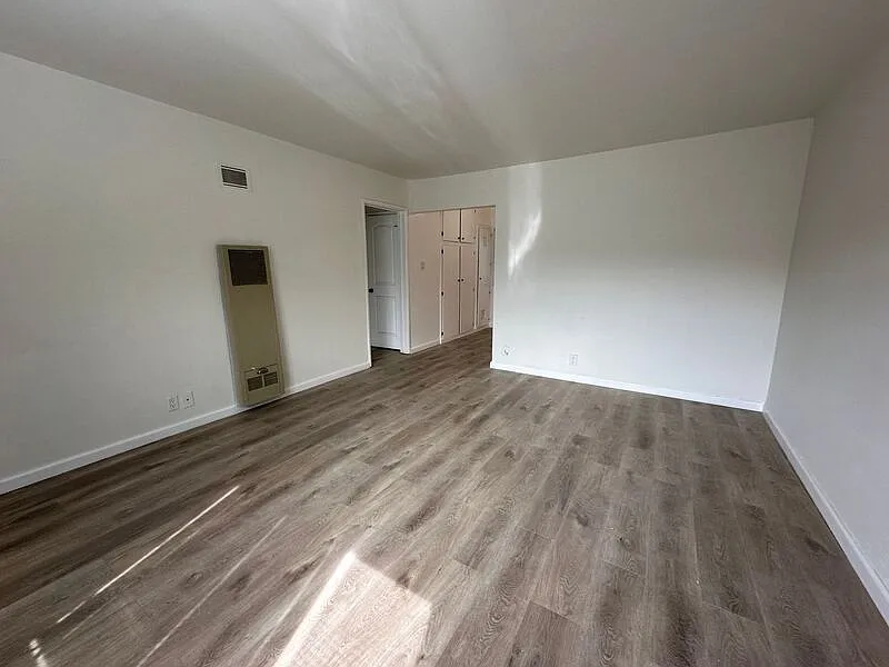 1 bed, 1.0 bath, $1,799 — Photo 2