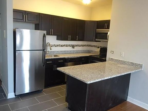 2nd image of 3637 W Dickens Ave APT 2B