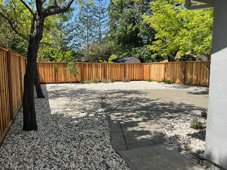 760 Bowen Ct — Photo 23