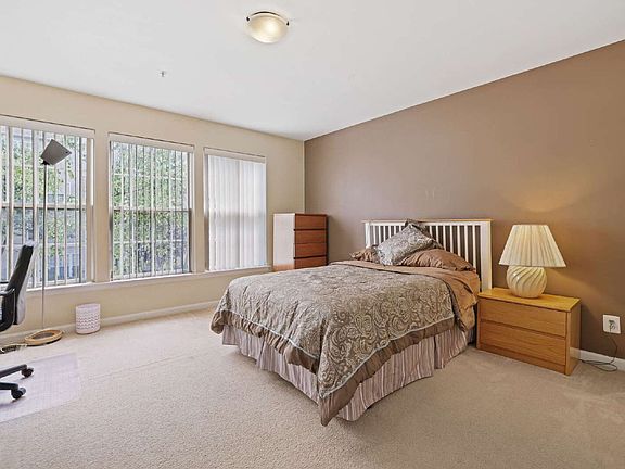 5th image of 337 Prettyman Dr