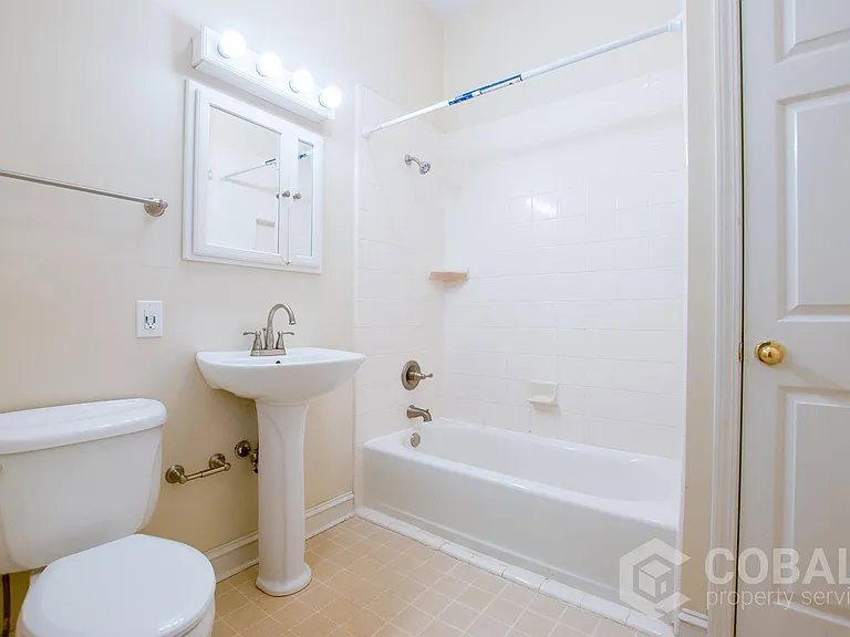 856 Monroe Dr NE #B — Photo 14
