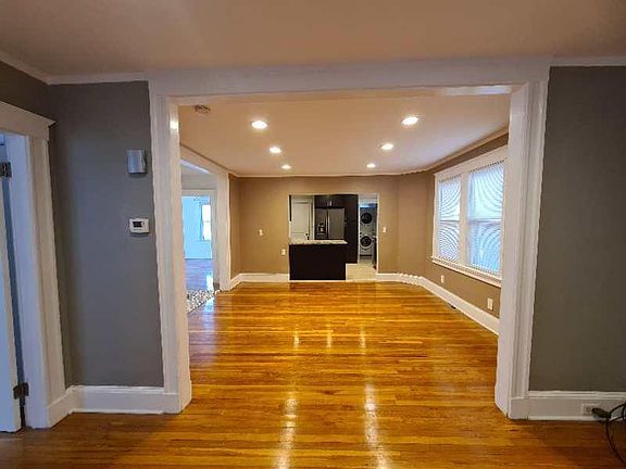4th image of 19 Revere St #1