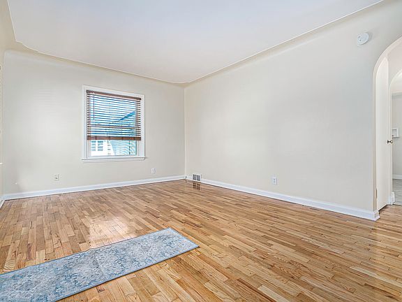 4th image of 1723 Park Ave