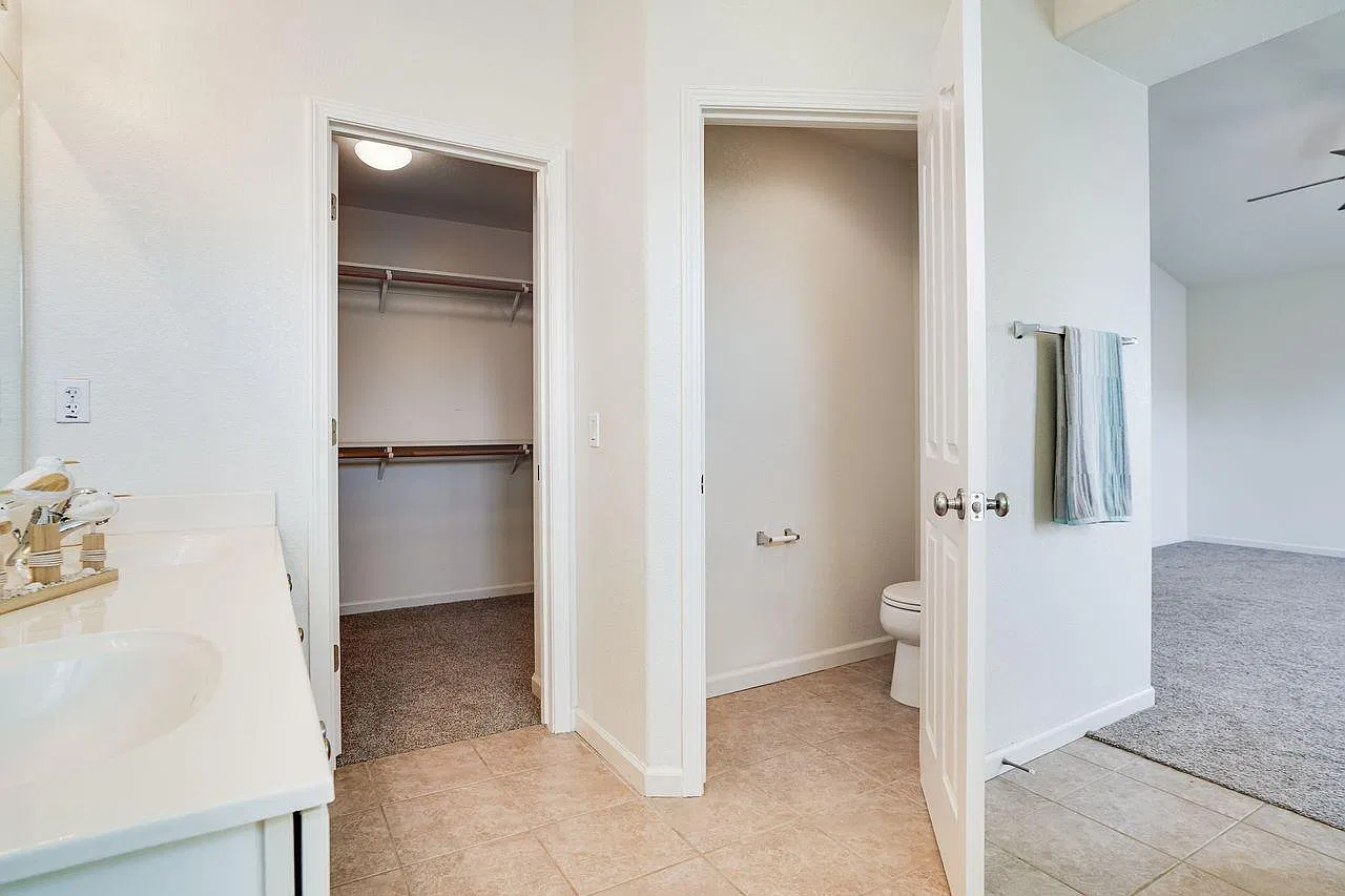 1 bed, 2548 sqft, $1,275 — Photo 3